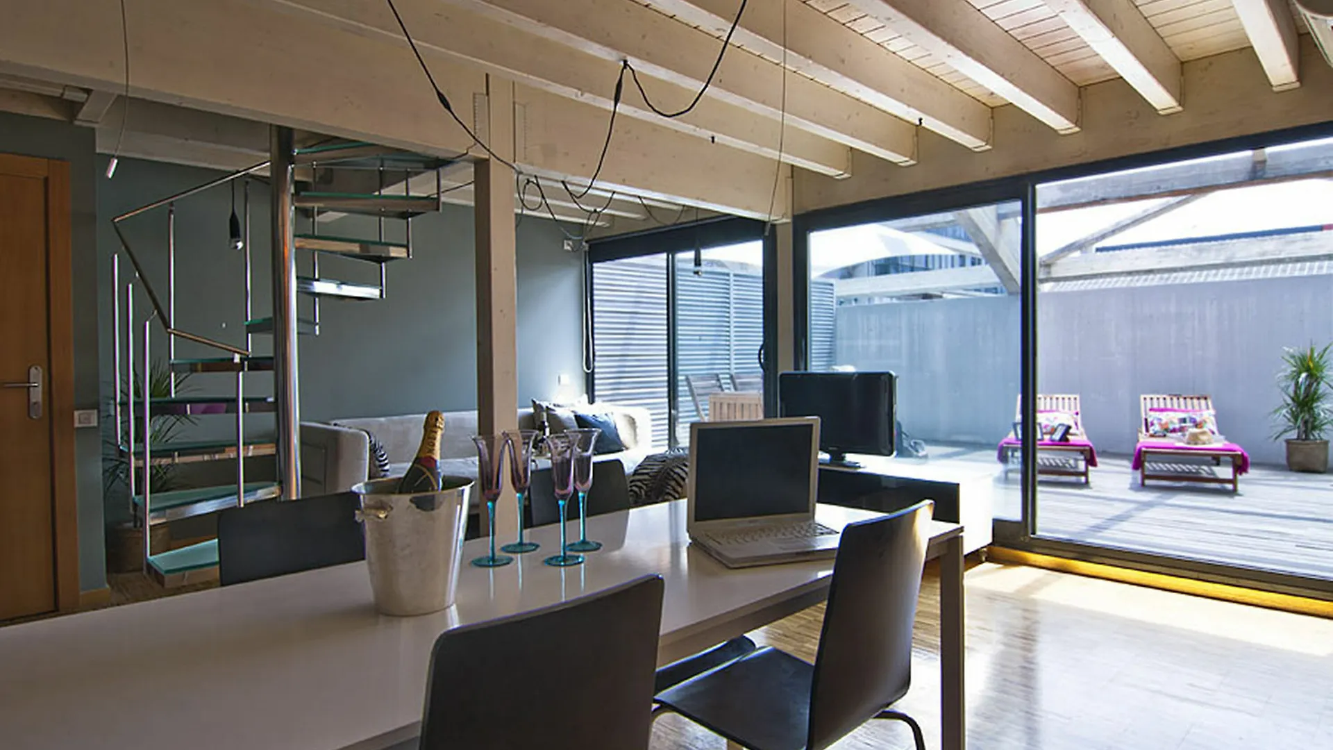 My Space Barcelona Executive Apartments Center